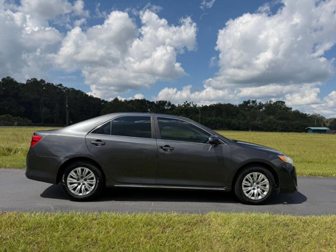 Used 2012 Toyota Camry LE image 3