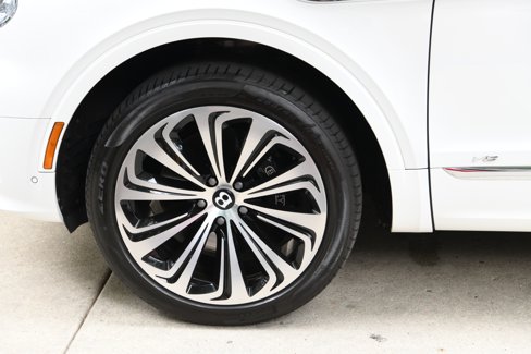 Used 2022 Bentley Bentayga image 25