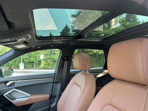 Certified 2025 Audi Q3 2.0T Premium image 24