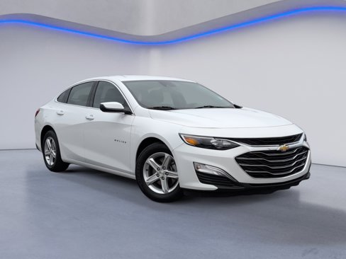 Used 2024 Chevrolet Malibu LS w/ Driver Confidence Package image 2