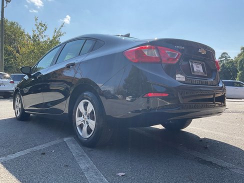 Used 2018 Chevrolet Cruze LS image 7