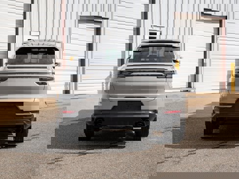 Certified 2022 Porsche Cayenne Platinum Edition image 6