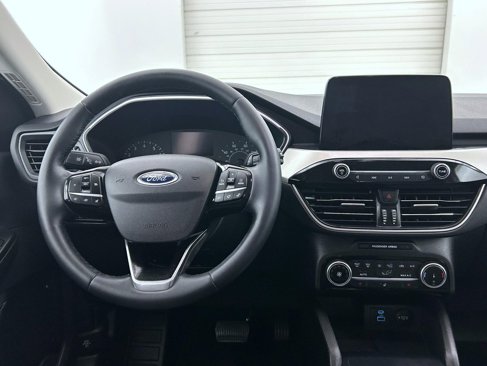 Used 2022 Ford Escape SE w/ Cold Weather Package image 12