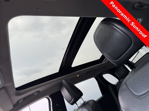 Used 2019 Jeep Cherokee Limited image 8