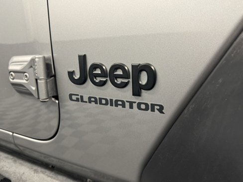 Used 2020 Jeep Gladiator Sport w/ Quick Order Package 24S image 32