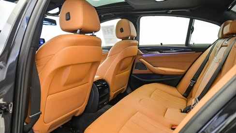 Certified 2022 BMW 530e w/ Executive Package image 21