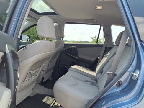 Used 2012 Toyota RAV4 FWD image 29