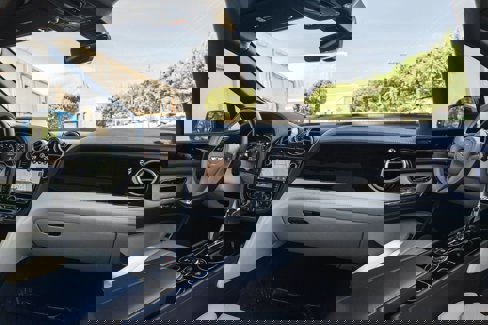 Used 2020 Bentley Bentayga image 29