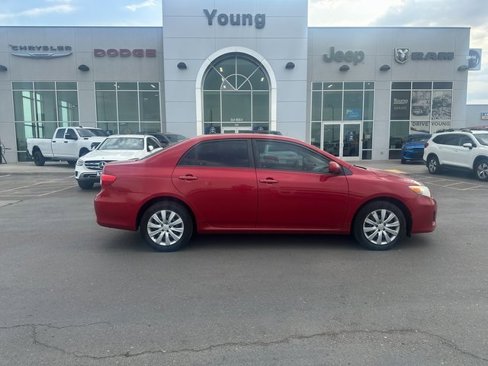 Used 2012 Toyota Corolla LE image 2