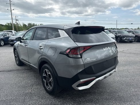 Used 2023 Kia Sportage LX image 5