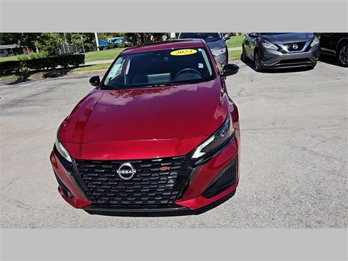 Used 2023 Nissan Altima 2.5 SR image 32