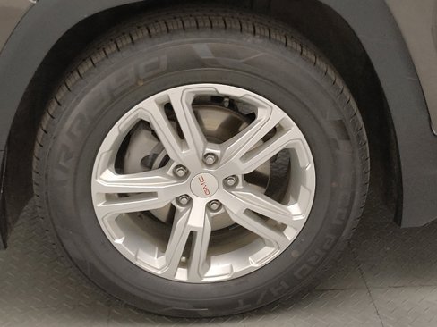 Used 2020 GMC Terrain SLE image 31
