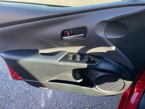 Used 2016 Toyota Prius Three image 38