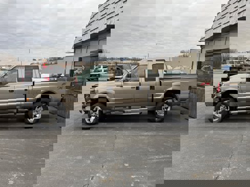 Used 2004 Ford F250 Lariat image 1