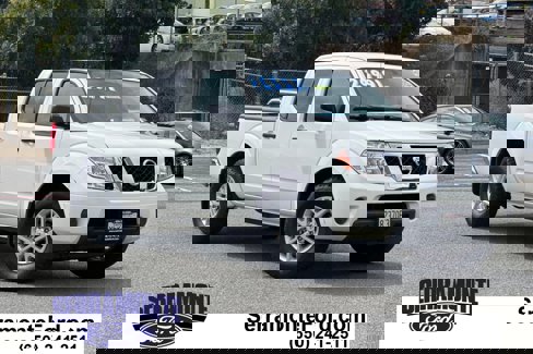 Used 2020 Nissan Frontier SV image 1