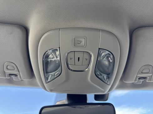 Used 2018 Jeep Compass Limited w/ Navigation Group image 17