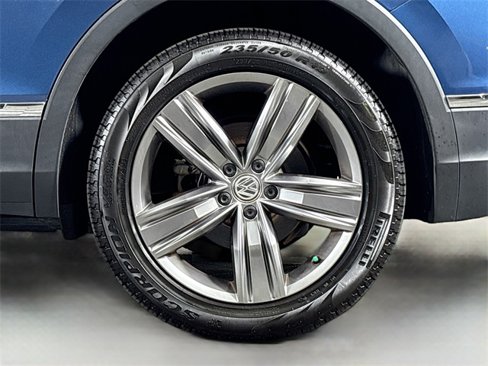 Used 2018 Volkswagen Tiguan SEL Premium image 32