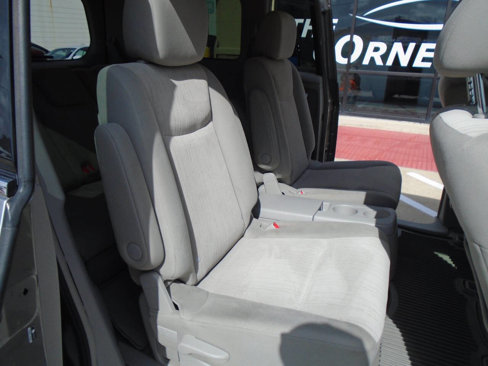 Used 2012 Nissan Quest S image 13