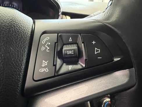Used 2021 Chevrolet Trax LT w/ LT Convenience Package image 23