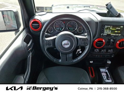 Used 2016 Jeep Wrangler Unlimited Sahara w/ Dual Top Group image 9