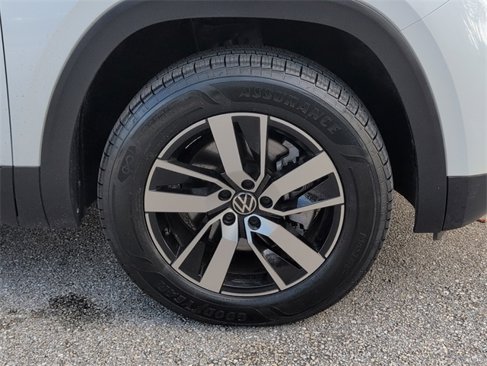 Certified 2023 Volkswagen Atlas SE image 15