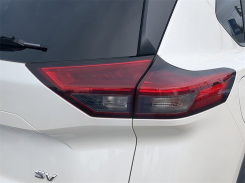 Used 2023 Nissan Rogue SV w/ SV Premium Package image 8