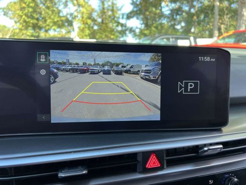 Used 2025 Kia Sorento LX image 25