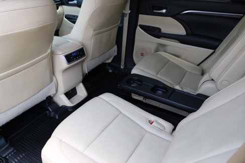 Used 2016 Toyota Highlander Limited image 30