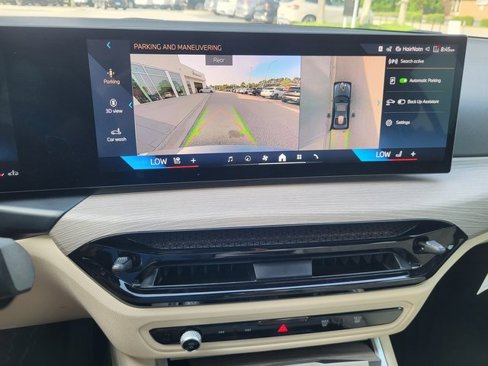 New 2025 BMW 330i Sedan w/ Convenience Package image 19