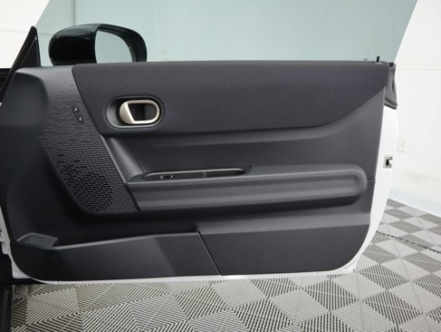 Used 2025 MINI Cooper 2-Door Hardtop image 28