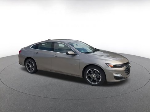 Used 2023 Chevrolet Malibu LT w/ Driver Confidence Package image 2