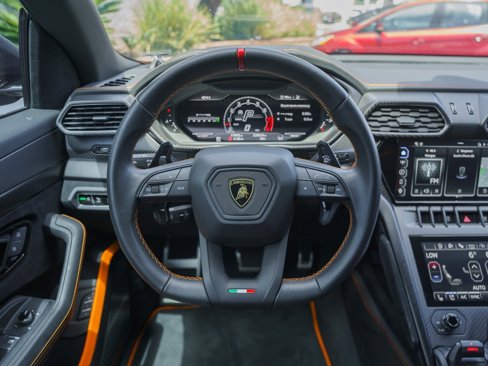 Used 2023 Lamborghini Urus Performante image 16