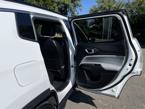 Certified 2024 Jeep Compass Latitude image 14