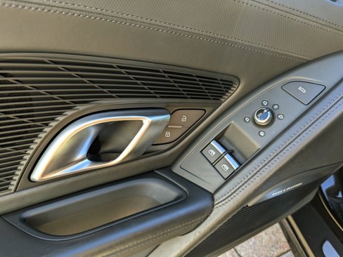 Used 2018 Audi R8 V10 w/ Premium Package image 18