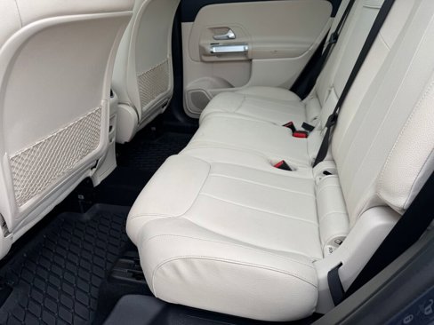 Used 2022 Mercedes-Benz GLB 250 4MATIC image 16