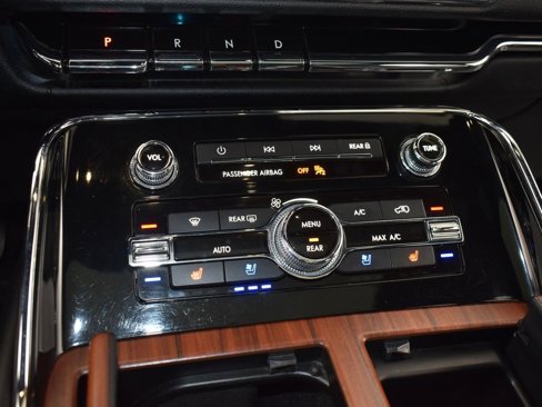 Used 2020 Lincoln Navigator Reserve w/ Luxury Package image 26
