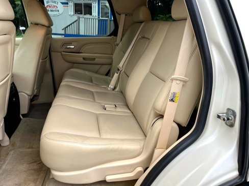 Used 2007 Cadillac Escalade AWD w/ Climate Package image 21