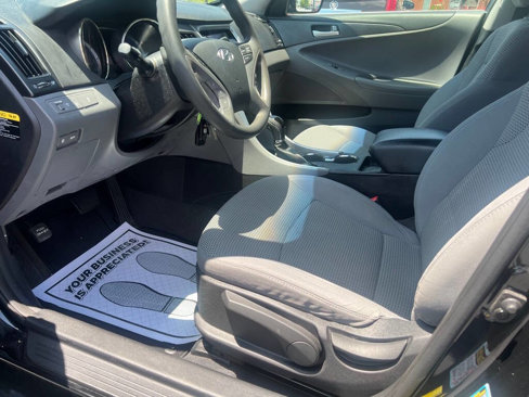 Used 2012 Hyundai Sonata GLS image 10