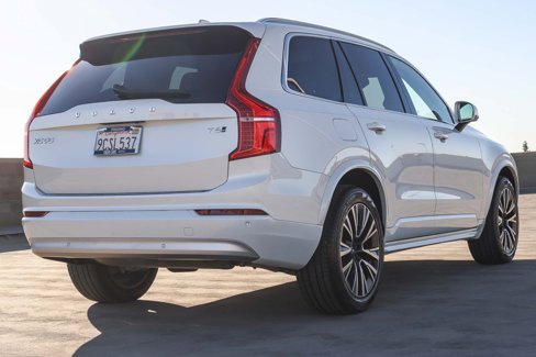 Used 2022 Volvo XC90 T6 Momentum w/ Protection Package Premier image 4
