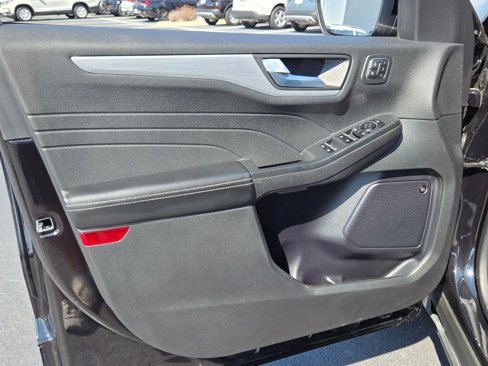 Used 2023 Ford Escape Platinum w/ Premium Technology Package image 35