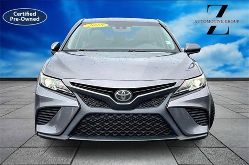 Used 2018 Toyota Camry SE image 3