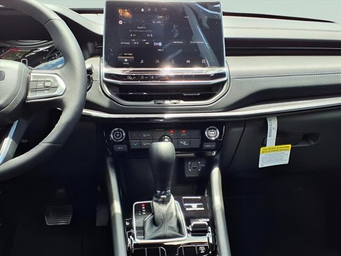 New 2025 Jeep Compass Latitude w/ Altitude Special Edition image 13