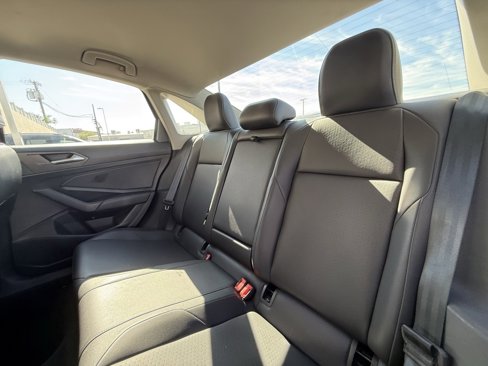 Used 2020 Volkswagen Jetta SE image 7