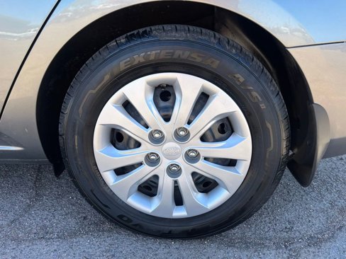 Used 2012 Kia Forte EX image 10