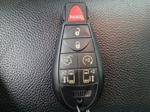 Used 2017 Dodge Grand Caravan SXT image 32