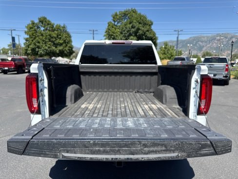 Used 2023 GMC Sierra 1500 SLT w/ X31 Off-Road Package image 13