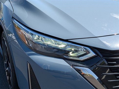 Used 2024 Nissan Sentra SR w/ SR Premium Package image 9