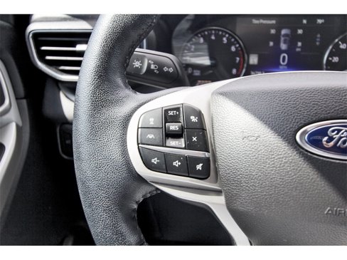 Used 2022 Ford Explorer XLT w/ Equipment Group 202A image 19