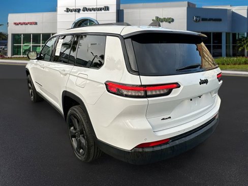 Used 2023 Jeep Grand Cherokee L Laredo image 6