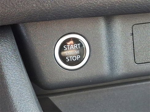 Used 2022 Nissan Rogue SV image 23